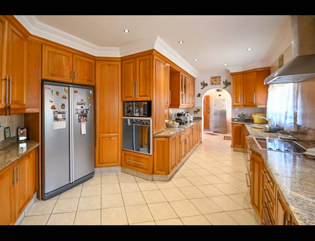 4 BEDROOM TOWNHOUSE FOR SALE IN WESTVILLE